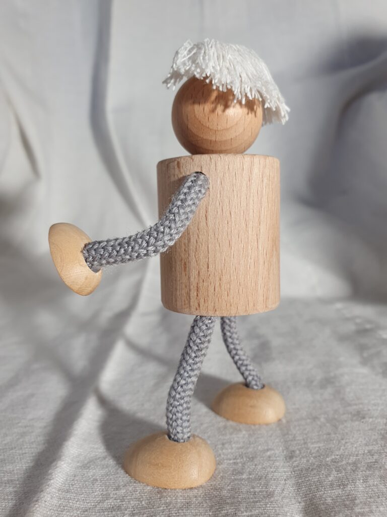 Figur alt groß kurz grau weiß 2