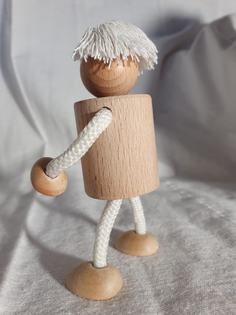 Figur alt groß kurz weiß weiß 2