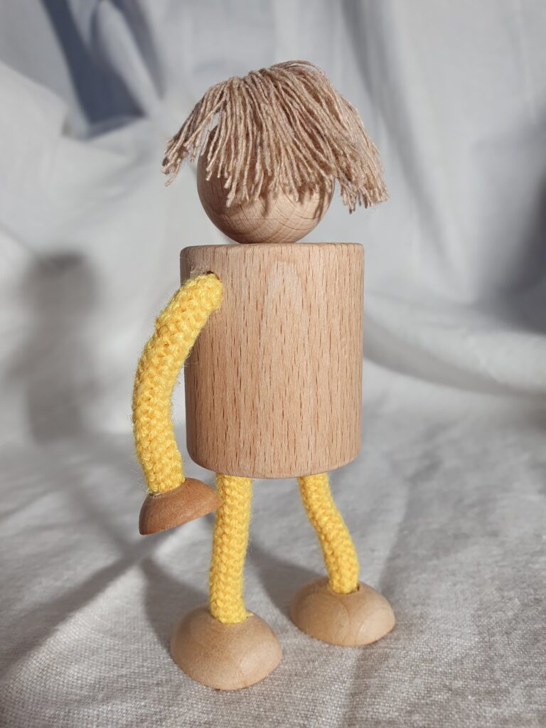 Figur groß kurz gelb 2