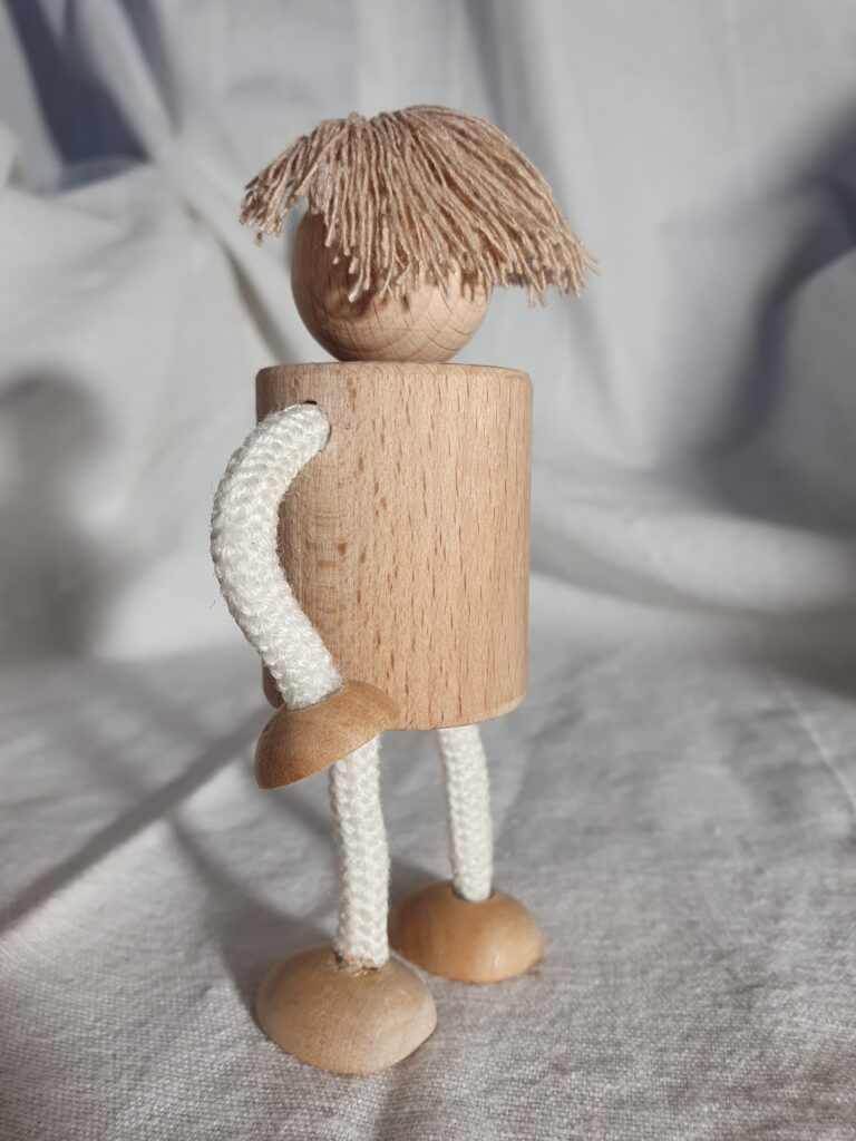 Figur groß kurz weiß 2