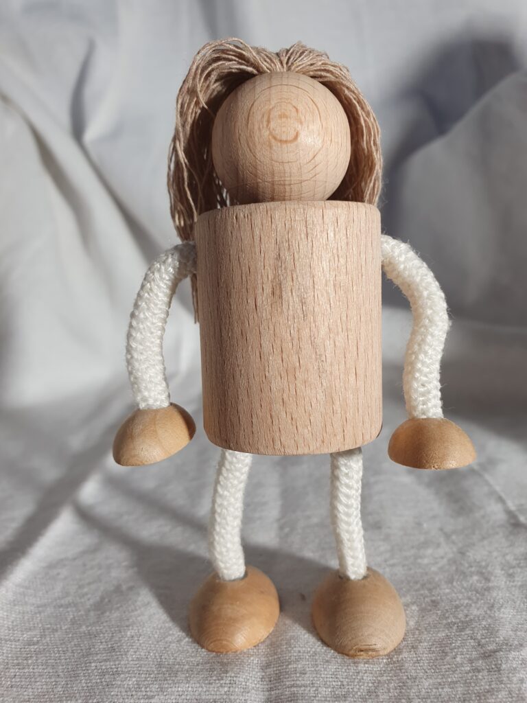 Figur groß lang weiß 3