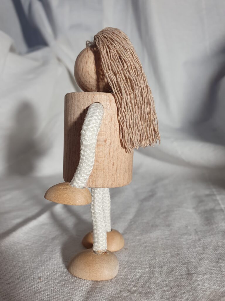 Figur groß lang weiß 4