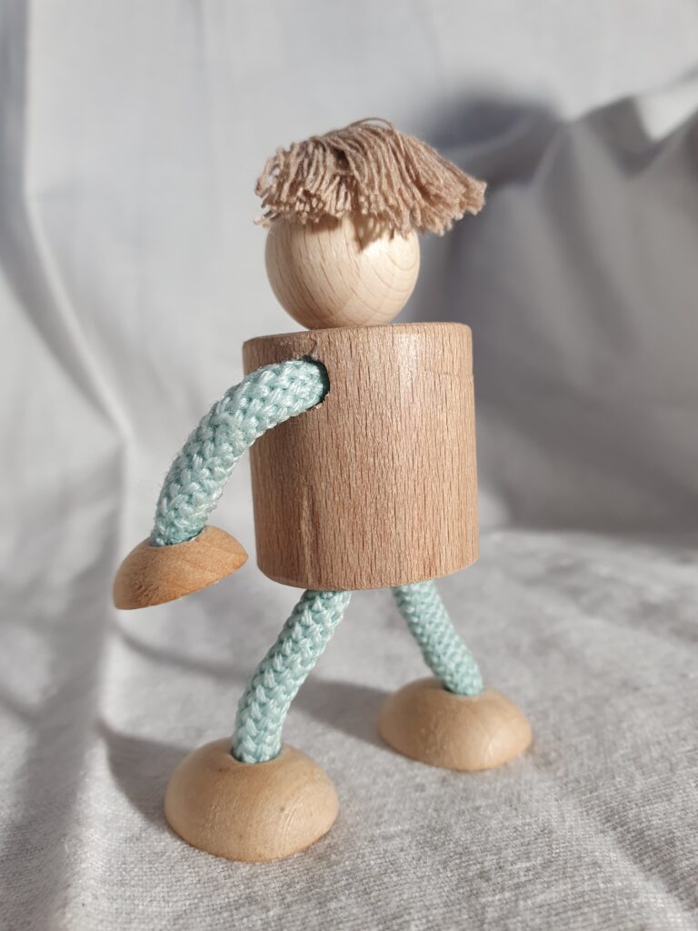 Figur klein kurz blau 2