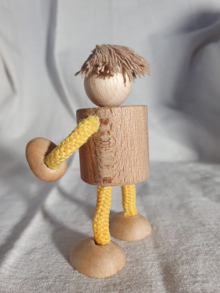 Figur klein kurz gelb 2